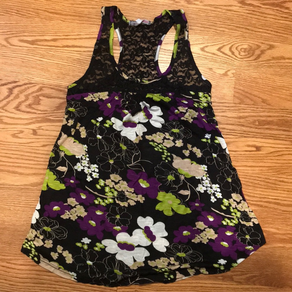 Floral tank top with lace accent